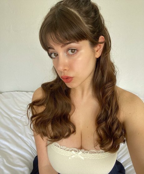 blowjob brunette onlyfans naked pictures