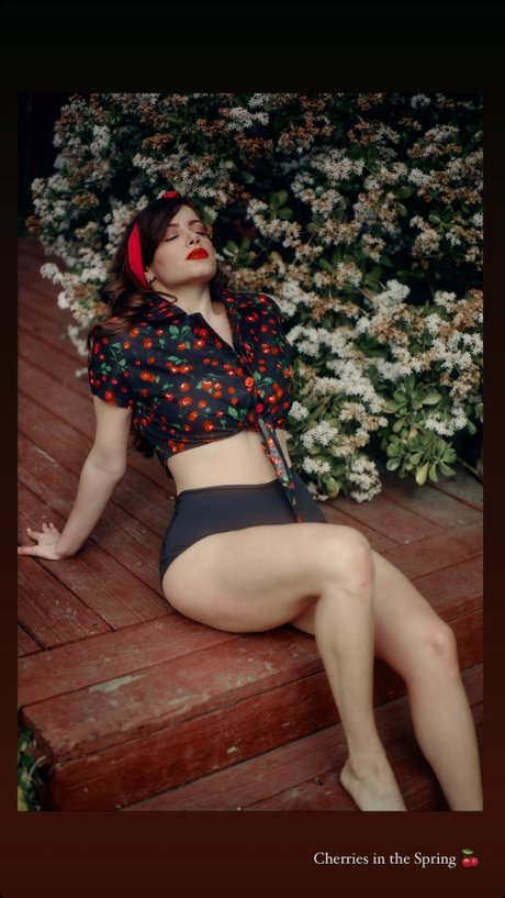 Zanah Marie nice pornstar pictures