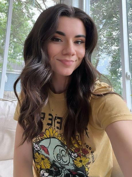 Brett Cooper free actress images