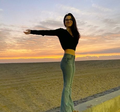 Brett Cooper exclusive actress gallery