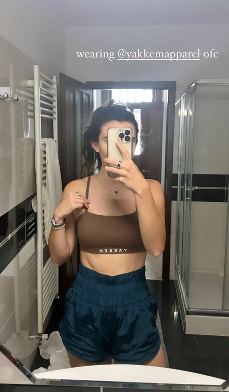 trans asian onlyfans erotic picture