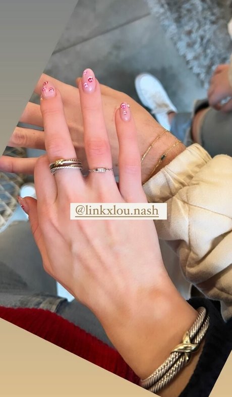 shemale fucks girl onlyfans porn picture