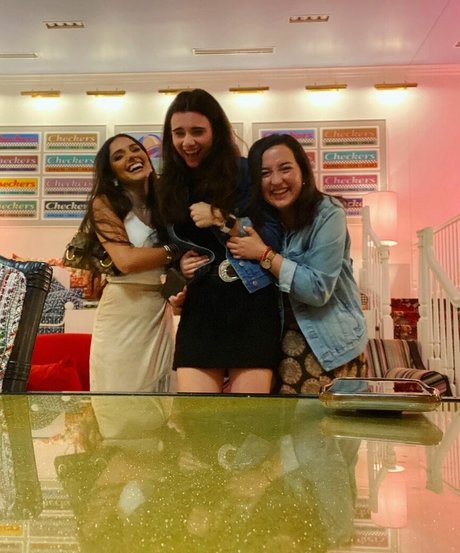 Brett Cooper art star images