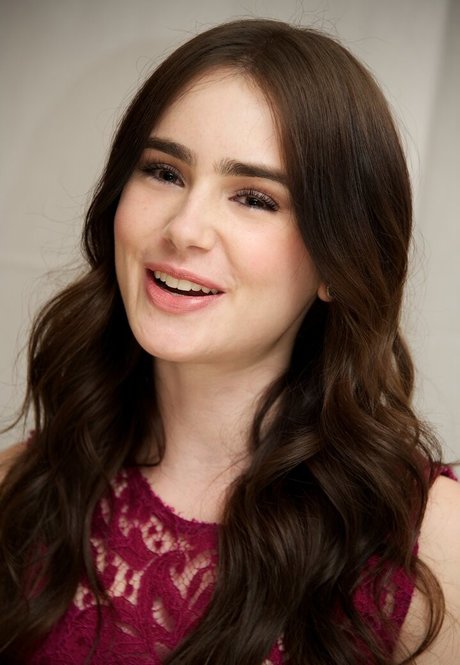 Lily Collins adult star pics