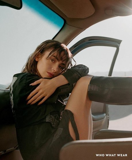 Lily Collins nude pornstar gallery