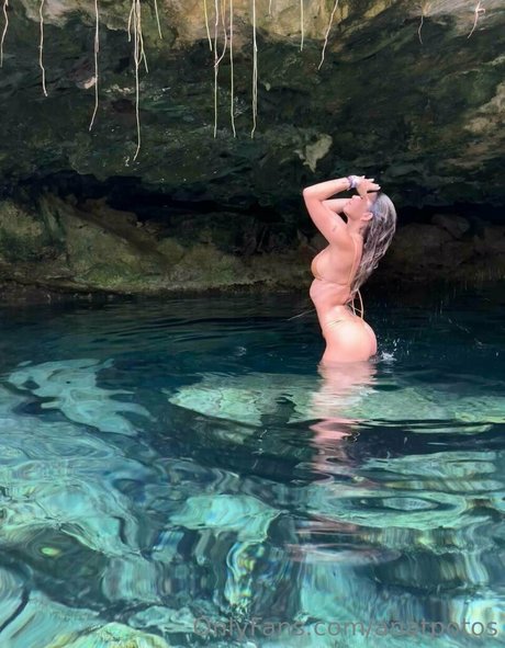 anatpotos naked pornstar img