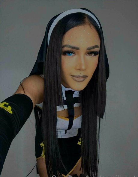 itsmillyhot star art pics