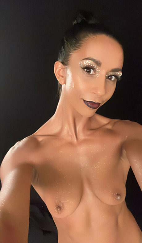 Laetitia Bouffard Roupe pornstar adult archive