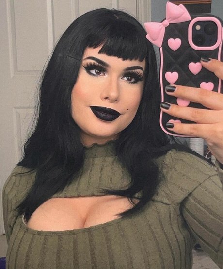 mariana labruja model adult pic