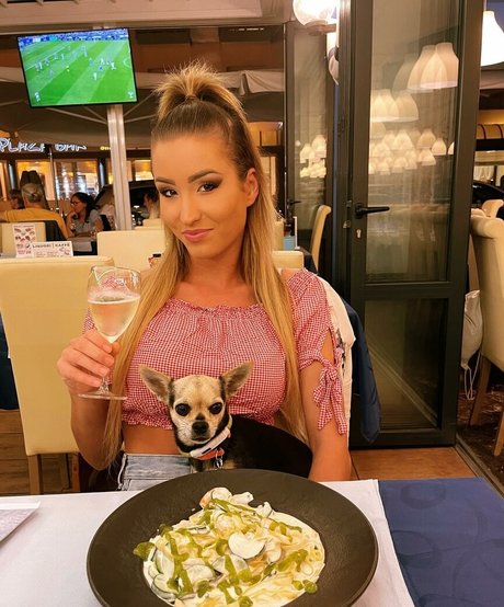 Mistress Ariel model naked pics