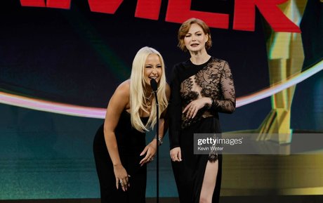 skinny milf onlyfans art naked photo