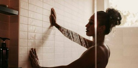 Mslunarose model adult photo