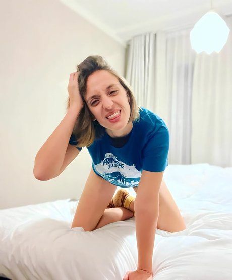 Ashley Victoria Robinson model top galleries