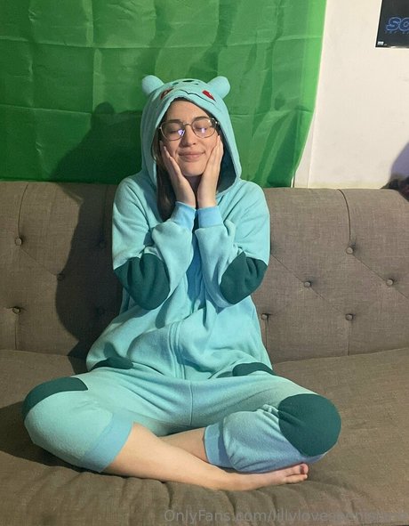 lillylovespenisland free actress photo