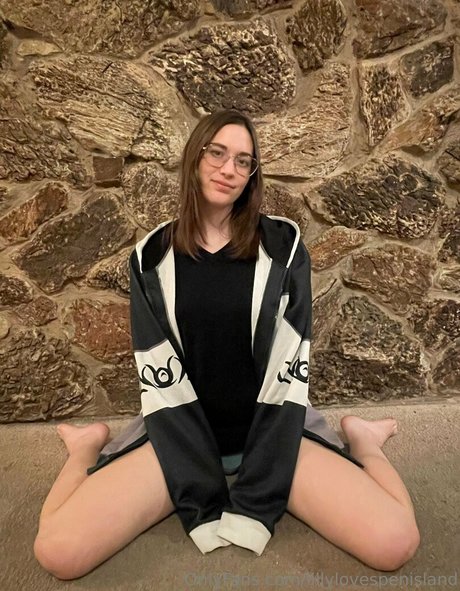 lillylovespenisland xxx model gallery