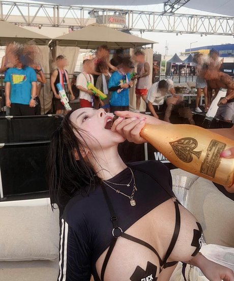 e__luda glamorous high quality star photo