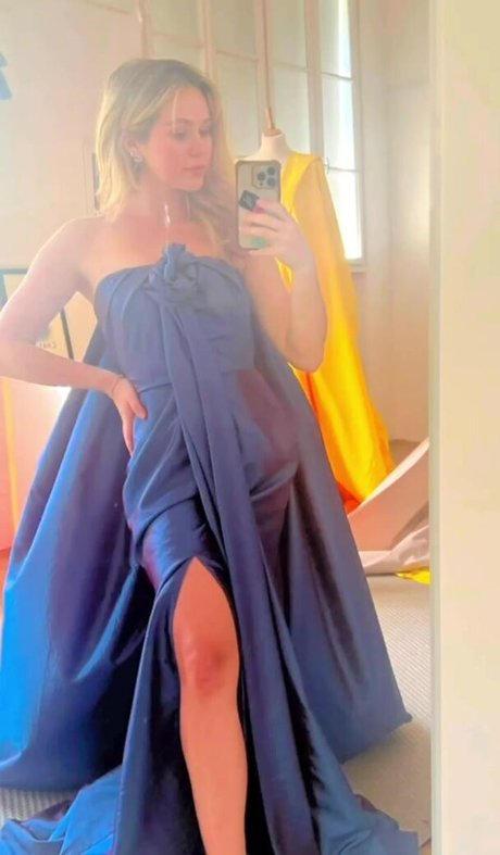 Brec Bassinger pretty model img