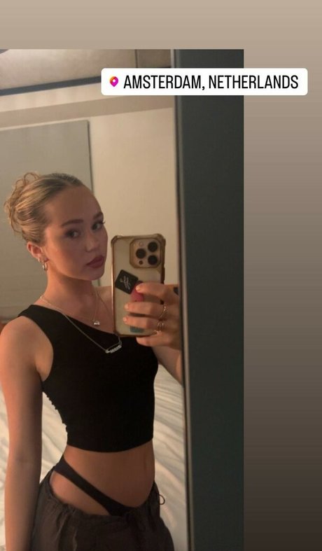 Brec Bassinger model xxx pic