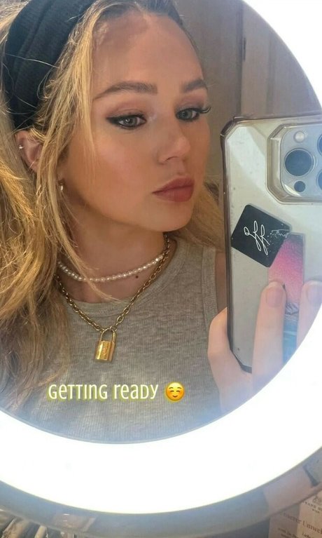 Brec Bassinger nudes pornstar galleries