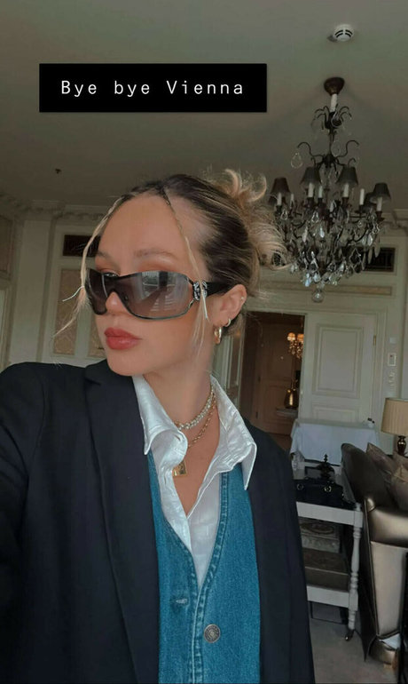 Brec Bassinger model naked images