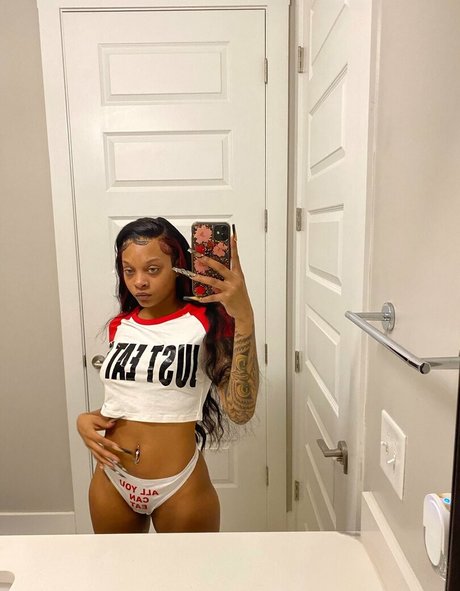 KashOfficials star sexy photos