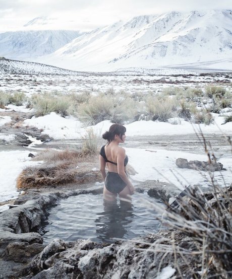 Karen Fukuhara sexy star image