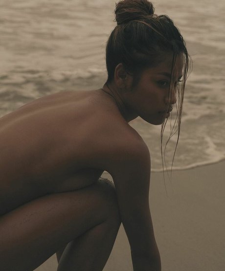 UN YA adult model pictures