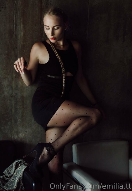 emilia tt pornstar top picture