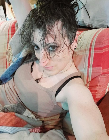 ladymoonbeam art model img