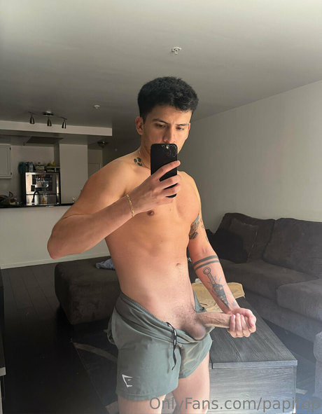 papitop nudes model images