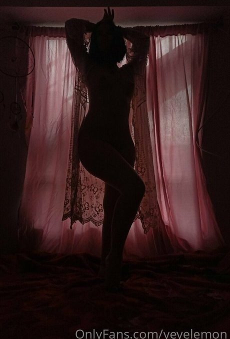 yeyelemon model high quality images