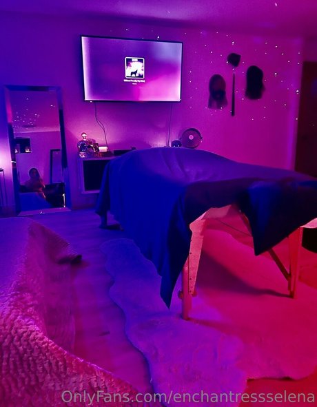 enchantressselenafree star erotic picture