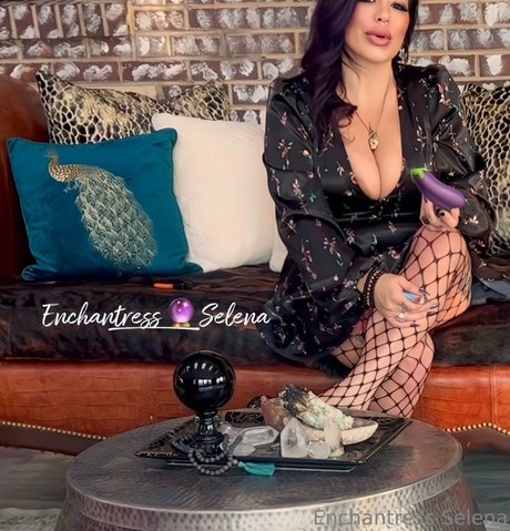 enchantressselenafree nudes star pictures