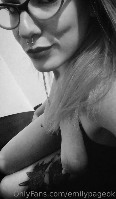 emilypageok free actress photo