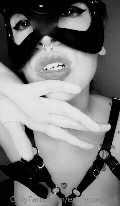 emilypageok erotic pornstar pics