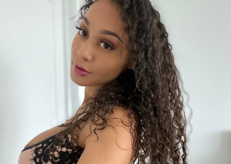 naughty onlyfans sexy naked pic