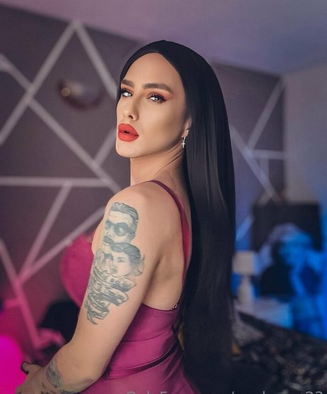 paulamnr23 model free pic