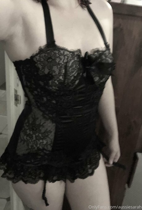 aussiesarah model perfect pic