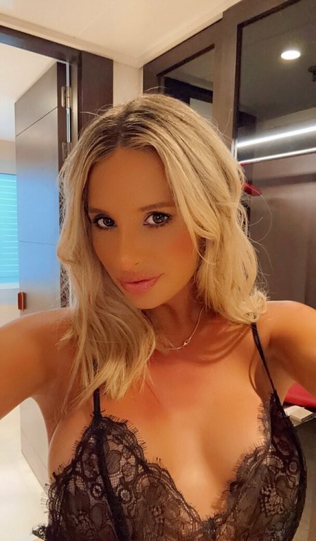 thick latina milf onlyfans exclusive photos