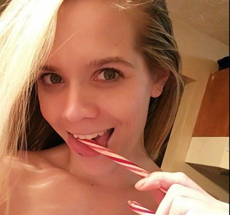 Candie CaneMFC hot pornstar image