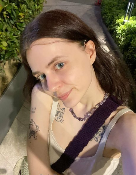 umermaidskiss Photo Gallery