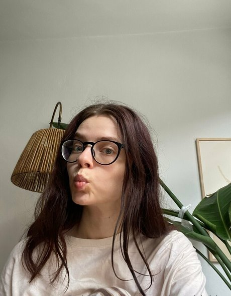 umermaidskiss nude model pics