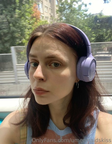 umermaidskiss model image