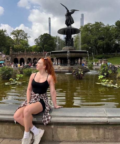 Isla Dawn star hd image