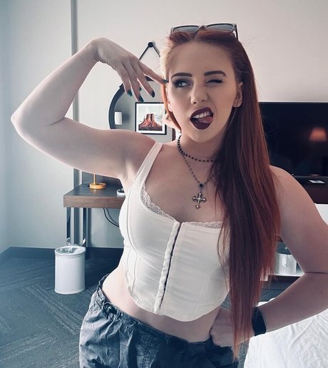 Isla Dawn model art pics