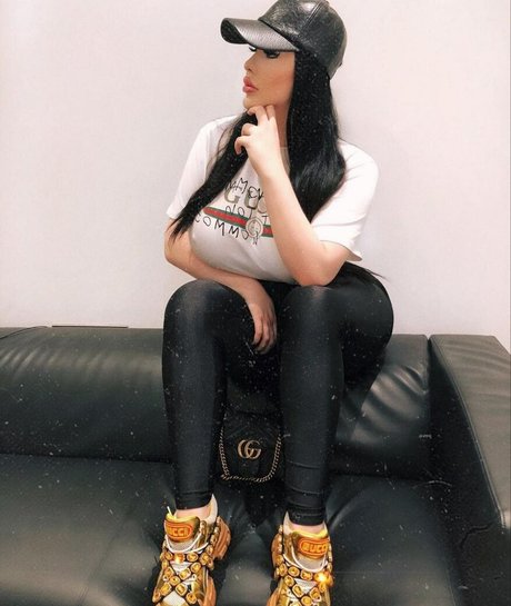 sxmonne sexy actress pic