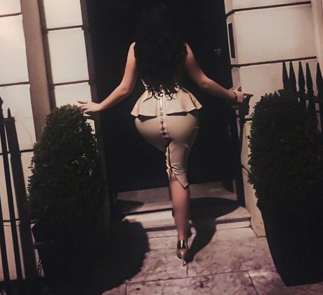 sxmonne nude model galleries