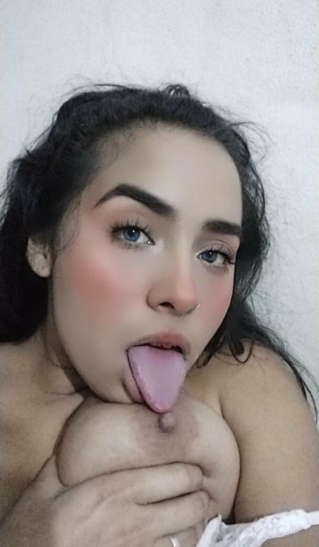 yiyisweetcousin sexy pornstar pictures