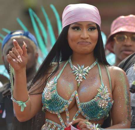 Nicki Minaj model porn pics