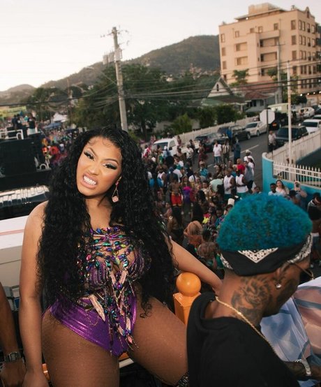 Nicki Minaj art star image